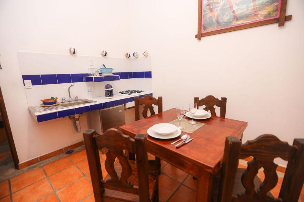 Ikaro Suites Colonial Cancún Extérieur photo